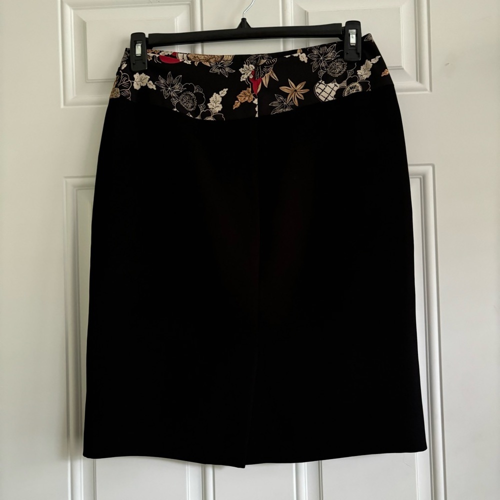 Jones Wear Black Pencil Skirt w/Print Waistband, Size 8